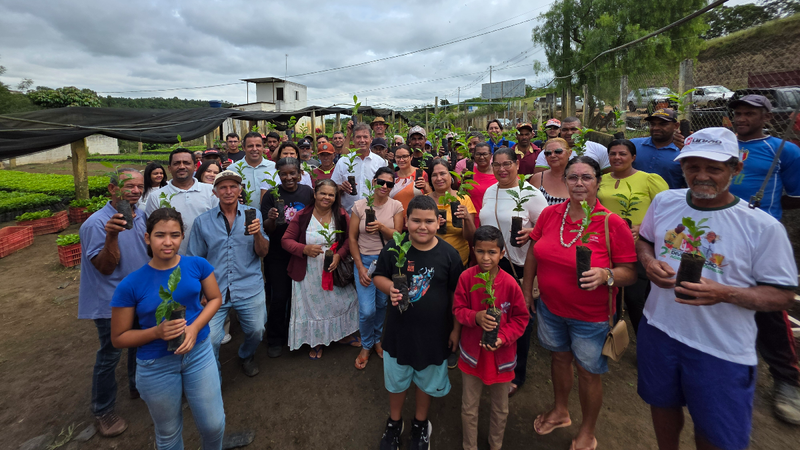 Incentivo que gera futuro: Prefeitura fortalece a agricultura familiar com entrega de mudas de café