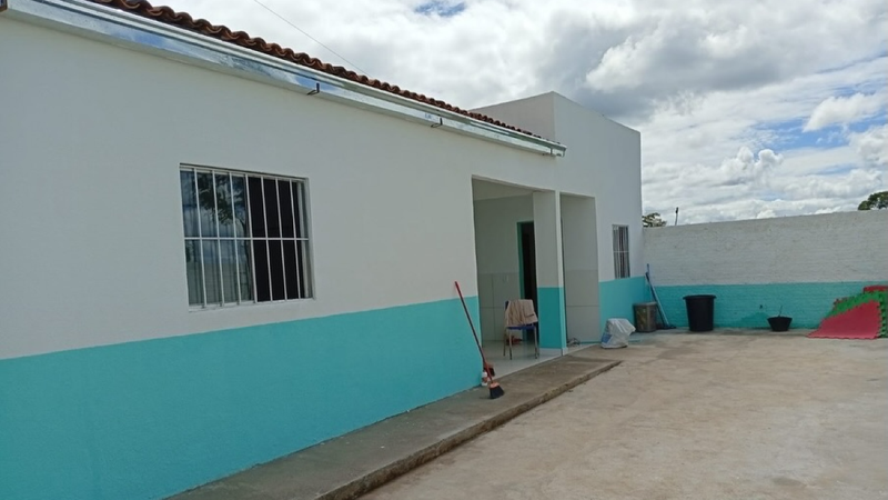 Os estudantes acabam de receber a Escola Municipal Otávio Mangabeira totalmente reformada e ampliada